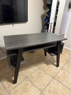 Office table / gaming table