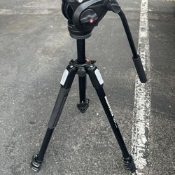 Manfrotto 190X Aluminum 3-Section Tripod Kit with XPRO Fluid Head