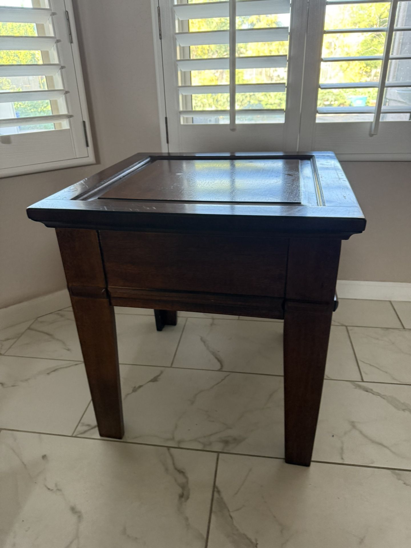 End table 