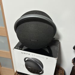 Onyx Studio 7 Speaker