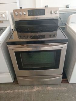 Beautiful Kenmore electric stove stainless steel