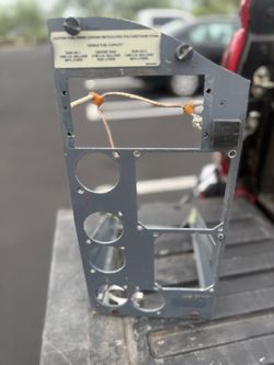 737 cockpit piece