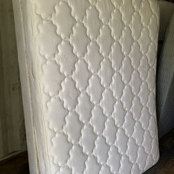 Queen Mattress And Box Spring 