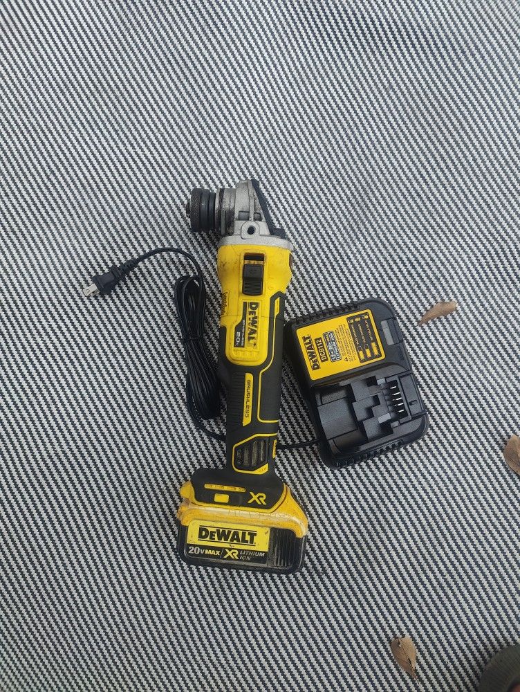 DeWalt 20v XR Grinder Battery And Charger