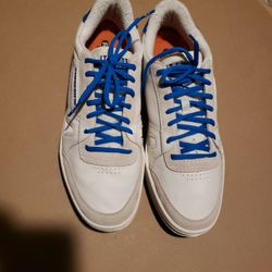 Sneakers Reebok in perfect condition,  size 11.5. 