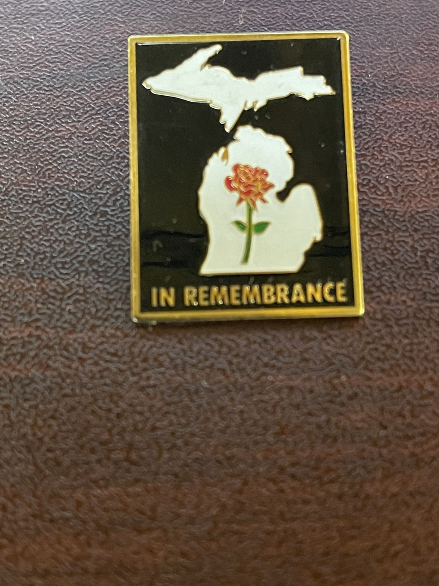 Michigan “In Remembrance” Lapel Pin – $3