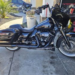 2018 Harley Streetglide Runs Excellent 