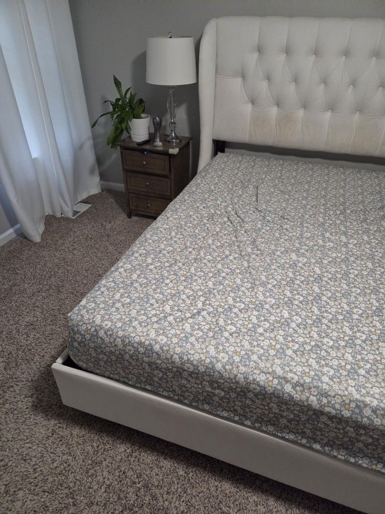King Bed, Mattress, 2 Night Stands And Lamps