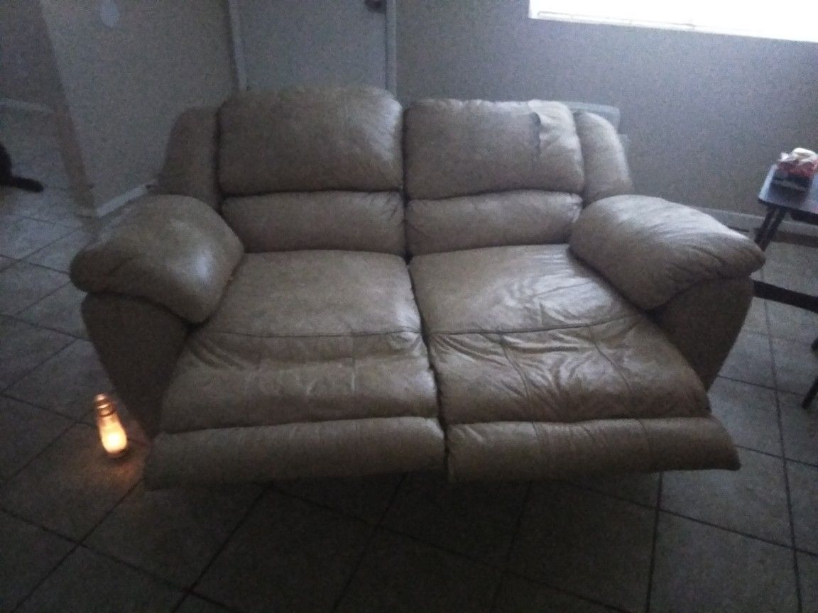 LOVE SEAT LEATHER SOFA TWO SIDED BED RECLINERS WITH BEAUTIFUL GLASS