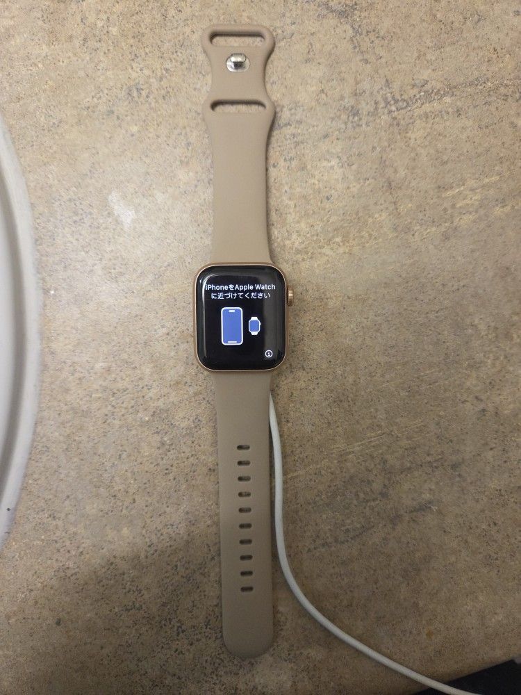 Apple Watch SE 40mm (1st gen) With GPS + Cellular Rose Gold Aluminum