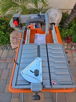 Ridgid 9-Amp 7 in. Blade Corded Wet Tile Saw with Stand