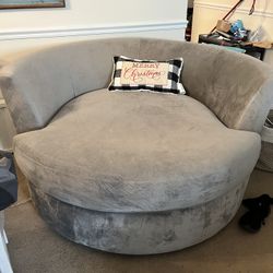 Swivel Round Chair