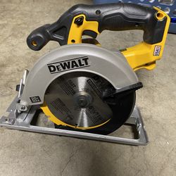 DeWalt Circular Saw 6.5”