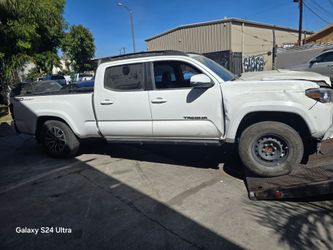 Tacoma parts out 2016-2023 partes para tacoma disponibles 2016-2023