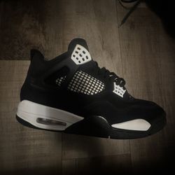 White Thunder Jordan 4s