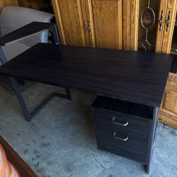 Black Desk