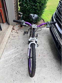 Genesis V2100 Mountain Bike