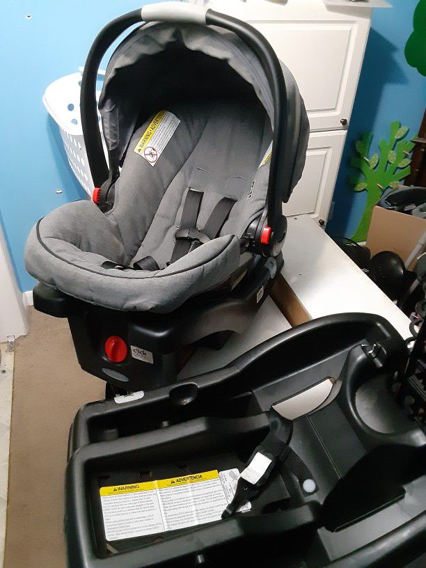 Graco Carseat with 2 Bases! 