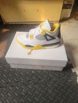 BRAND NEW never worn selling both together (no seperate)