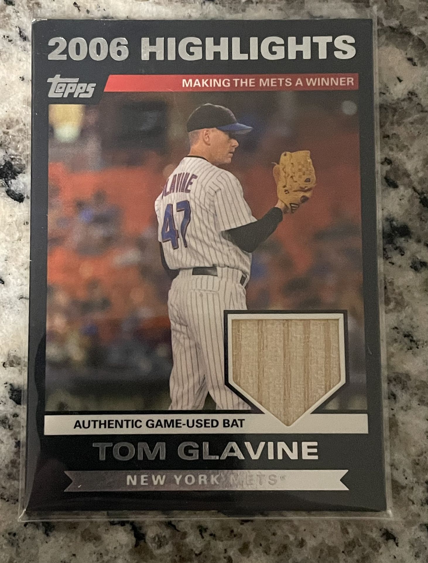 Tom Glavine Game Used Bat 2007 Topps Card #HRTG