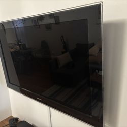 46” Samsung LCD TV