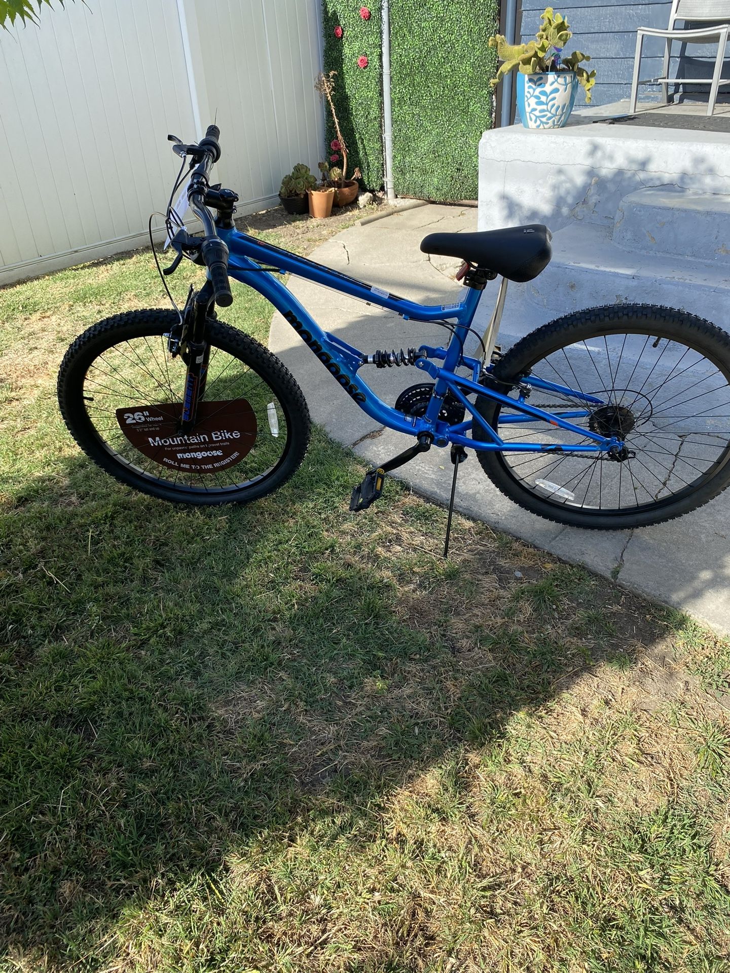 Mongoose Limestone 26" Men's Mountain Bike - Blue