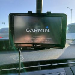 Garmin Nuvi 2595LM with 12v Car Power Cable 