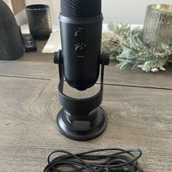 Blue Yeti USB Microphone and USB Cable