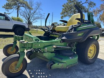 John Deere Zero Turn 