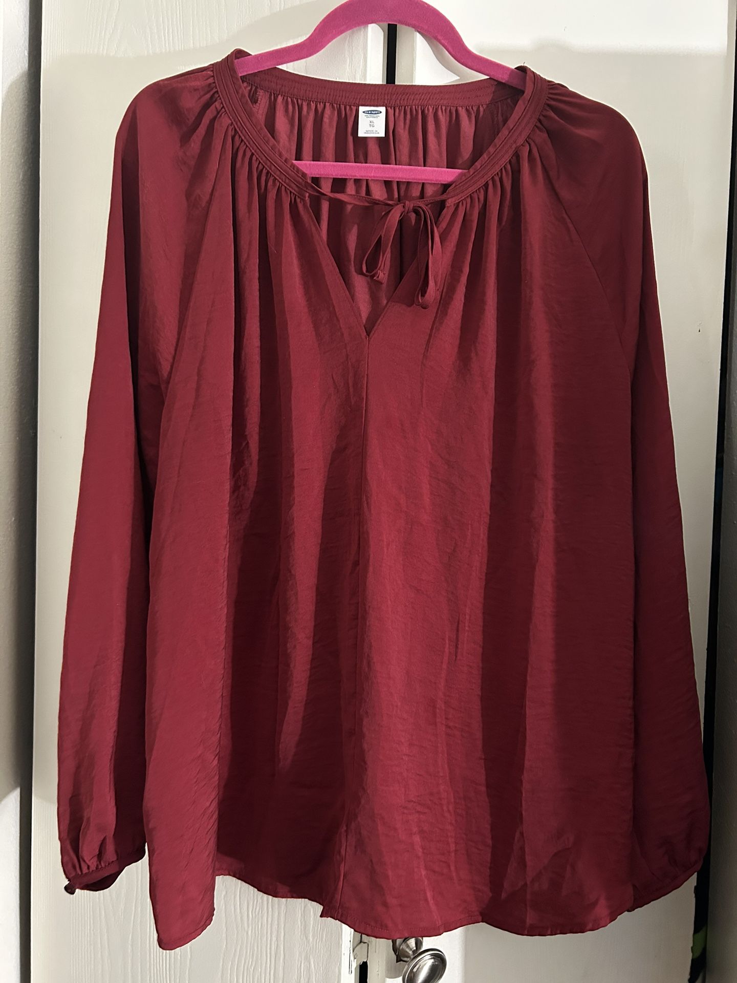 Old Navy Blouse!!! Lightweight Size XL $5