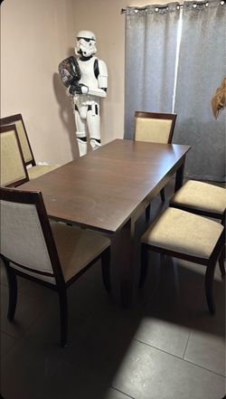 Dining table of 6