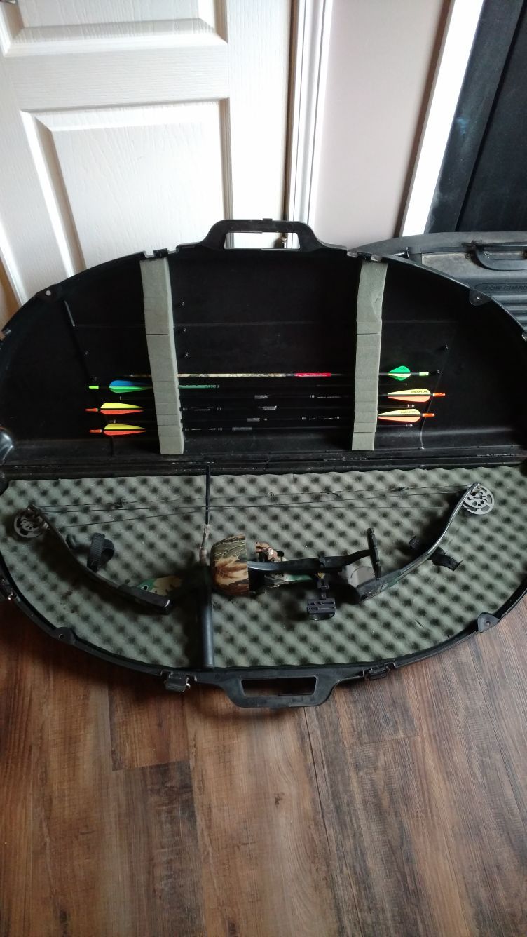 Pse thunderflite express compound bow.