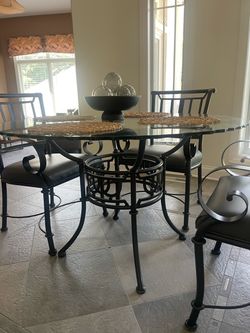 kitchen table & chairs