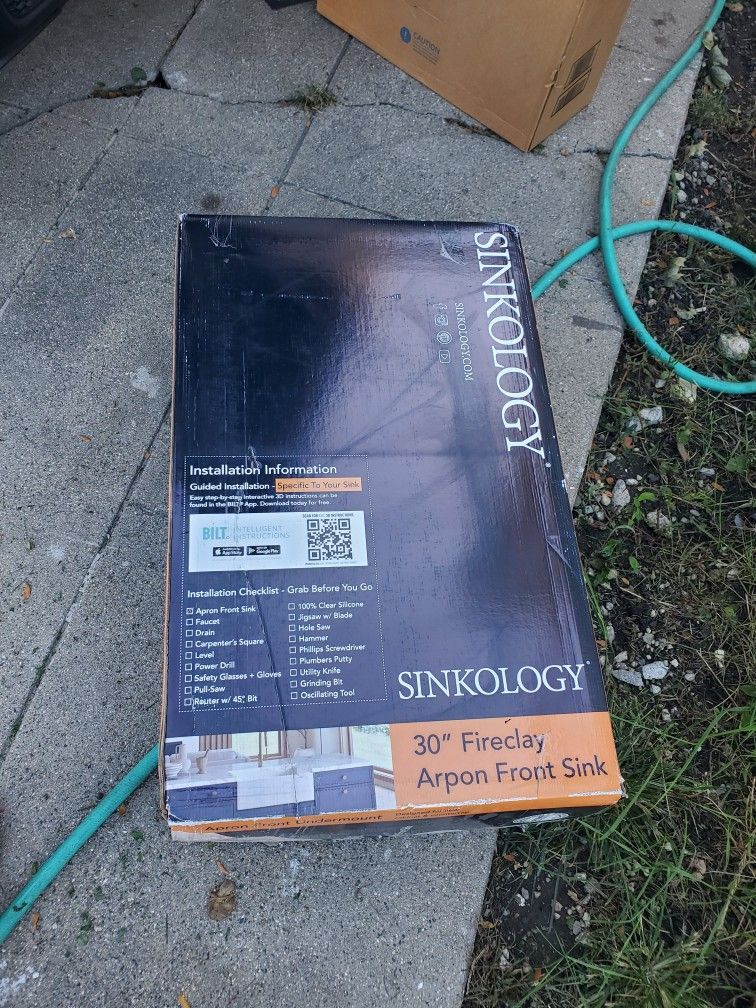 30" Sinkology Fireclay Sink- Apron Front 