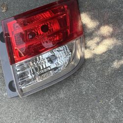 2014-2017 HONDA ODYSSEY RIGHT TAILLIGHT QUARTER PANEL MOUNTED OEM
