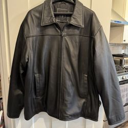H & H Men’s Zippered Leather Jacket Size XL