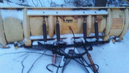 HD 4 spring ex condition Meyers snow plow 7.5 just plow