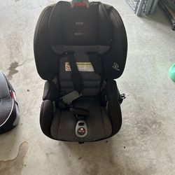 **Free Carseat** Britax Car Seat In Good Condition (free)
