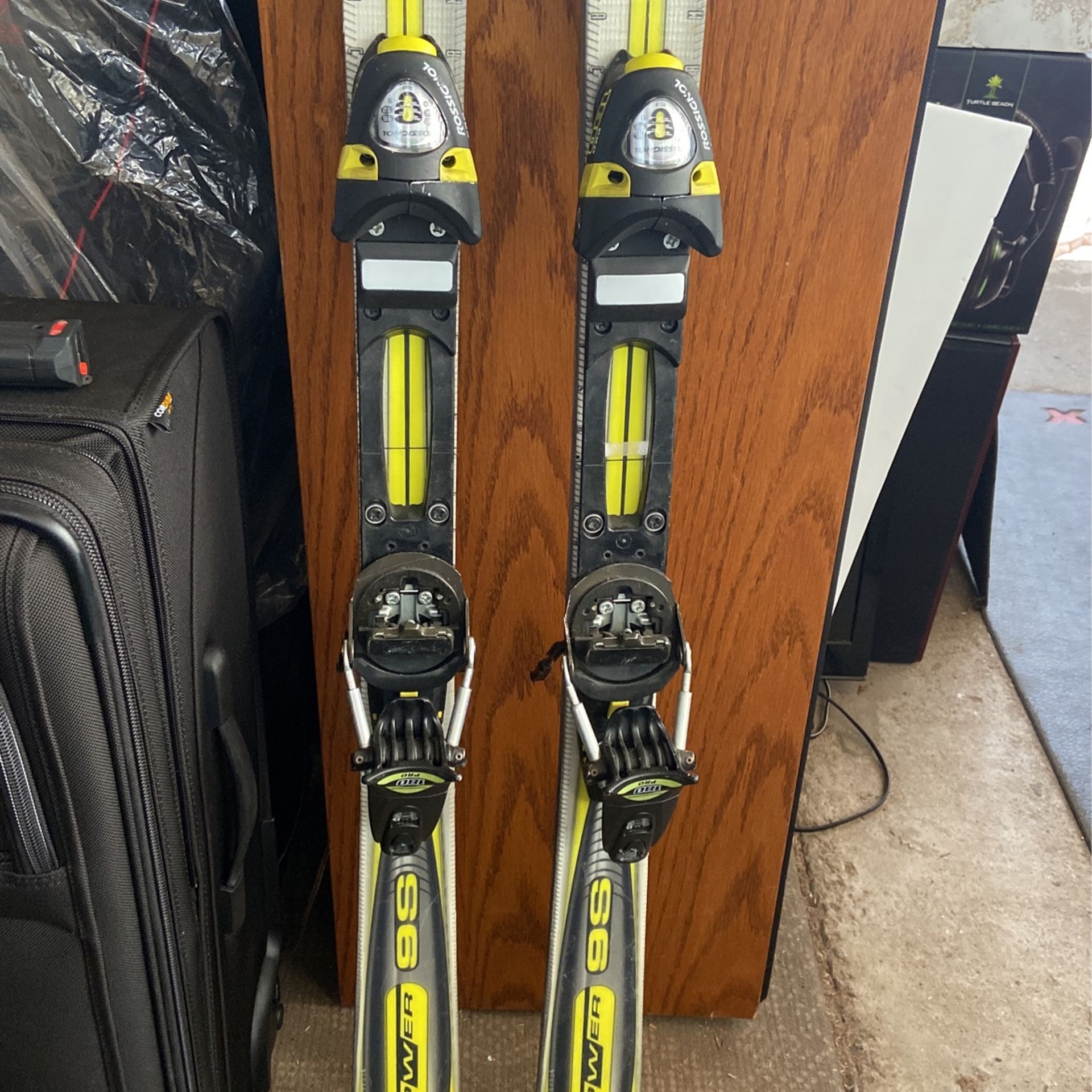 Rossignol T Power 9S Dualtec 2000 Skis for Sale in Los Angeles, CA