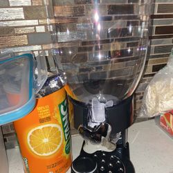 Food Dispenser