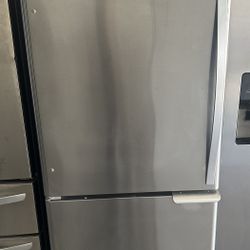 30 Wide Bottom Freezer Stainless Steel Refrigerator