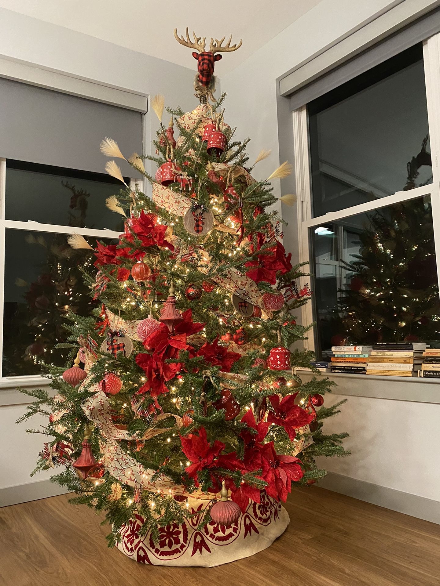 All In Red High-end Christmas Tree Decoration (800$ Value)