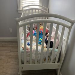 Beautiful Baby Crib $120
