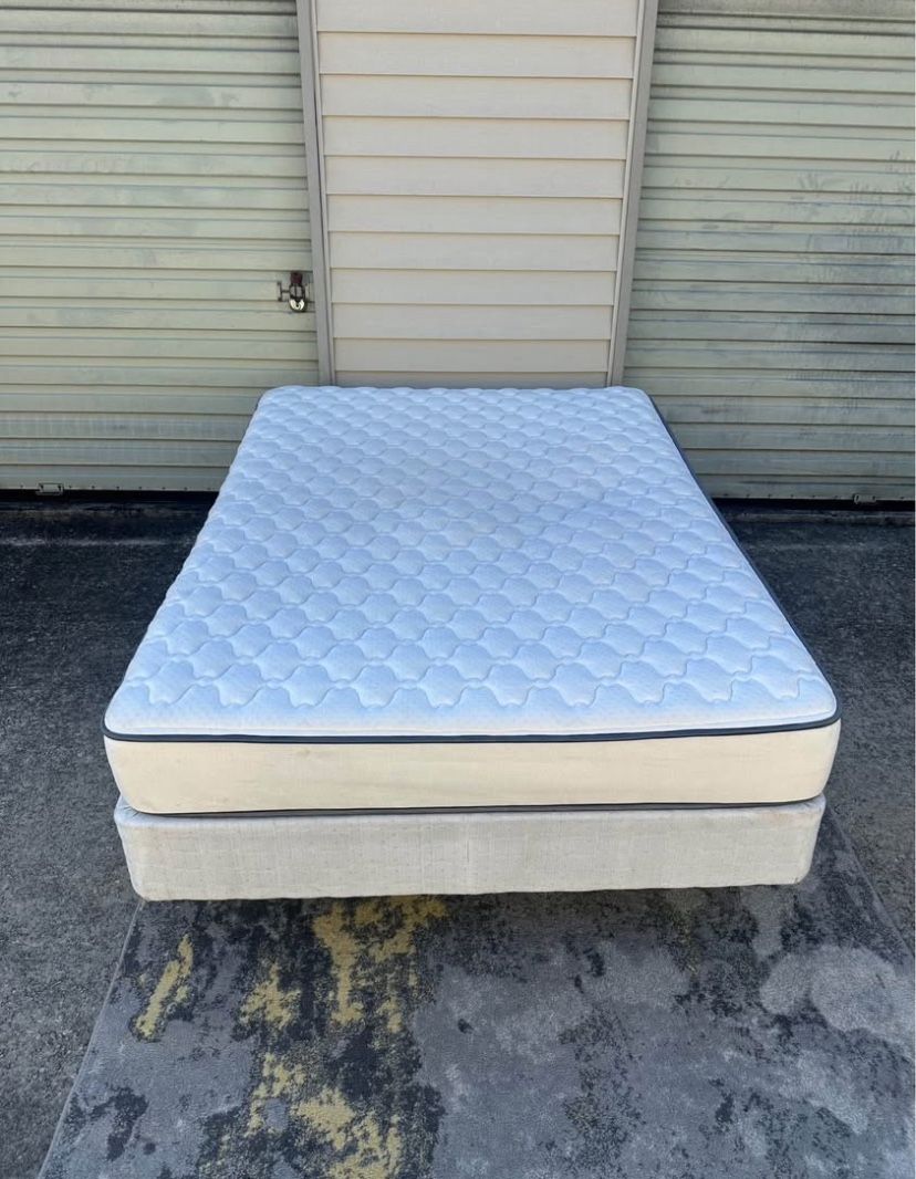 Queen Bed With Frame (Delivery Available!)