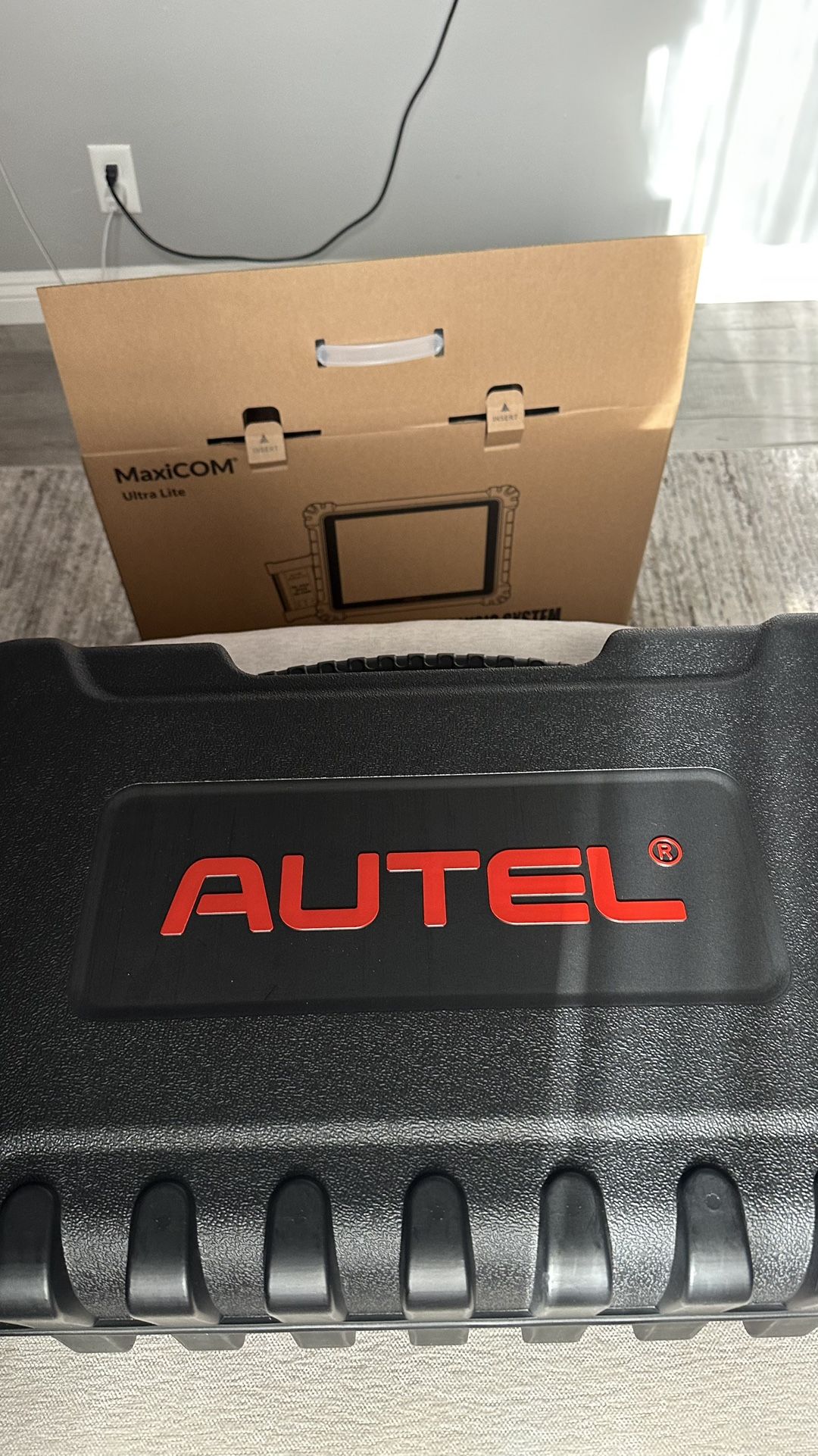 Autel MaxiCom Ultra Lite Scanner: 2025
