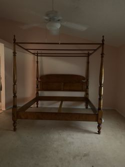Harwood canopy king size bed
