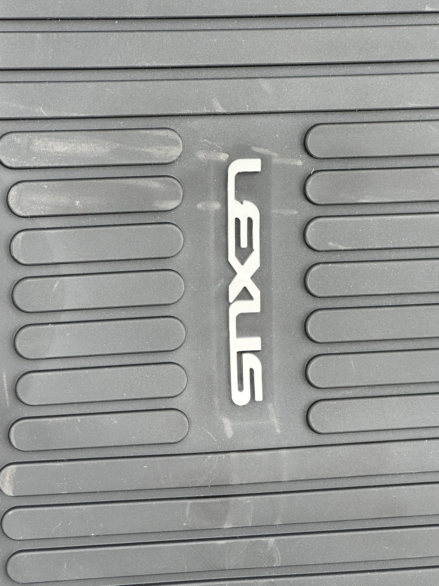 Lexus RX350 Trunk Lines And Cargo Net