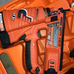 Paslode 16 G 2 1/2 Finish Nail gun 