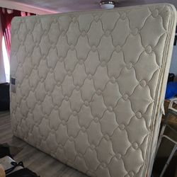 California Queen Bed