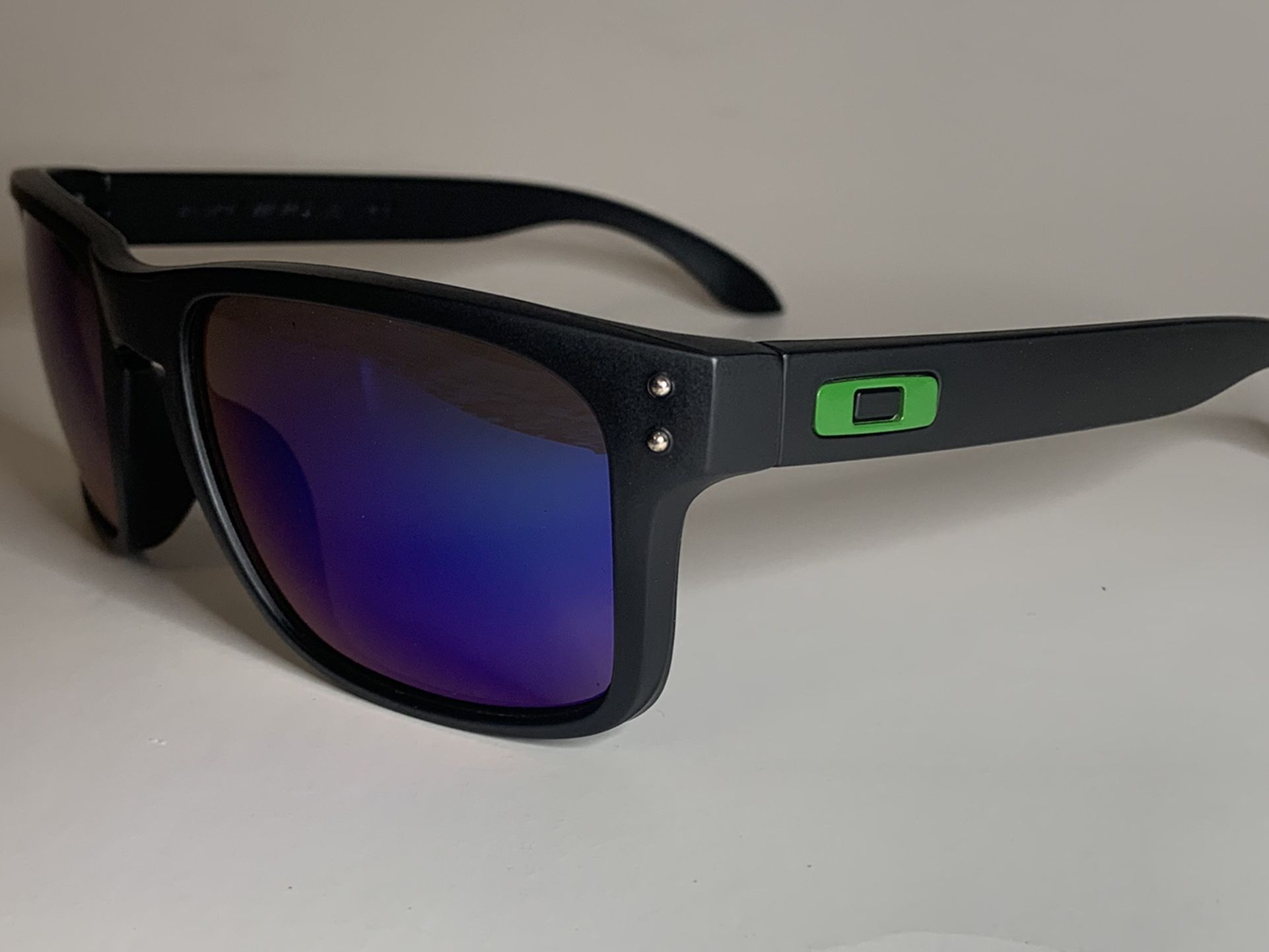 Brand new MENS sunglasses Oakley Holbrook style Pick up Lake Forest Mon-fri 8am-3pm